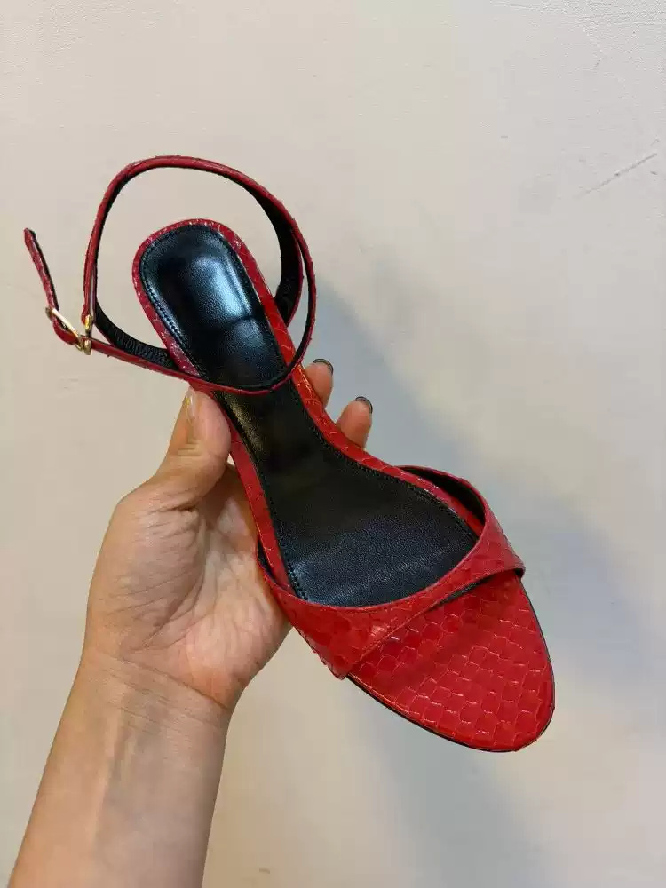 Damskie czerwone sandały z lak – Kitten Heel Women recenzja i cena
